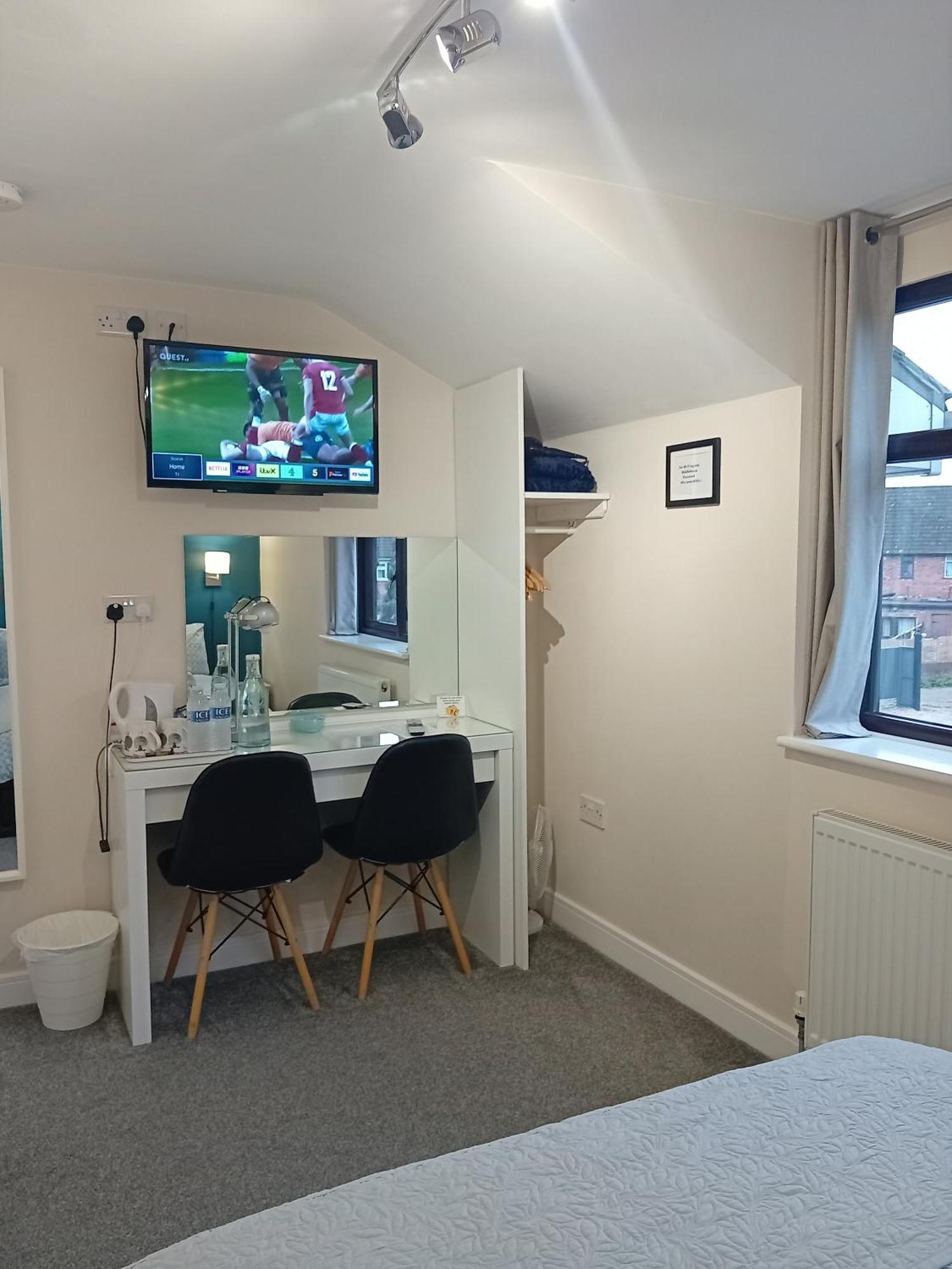 Bed and Breakfast Middle House Coventry Esterno foto